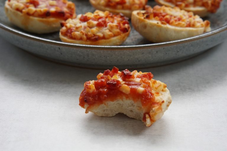 Air fryer bagel bites