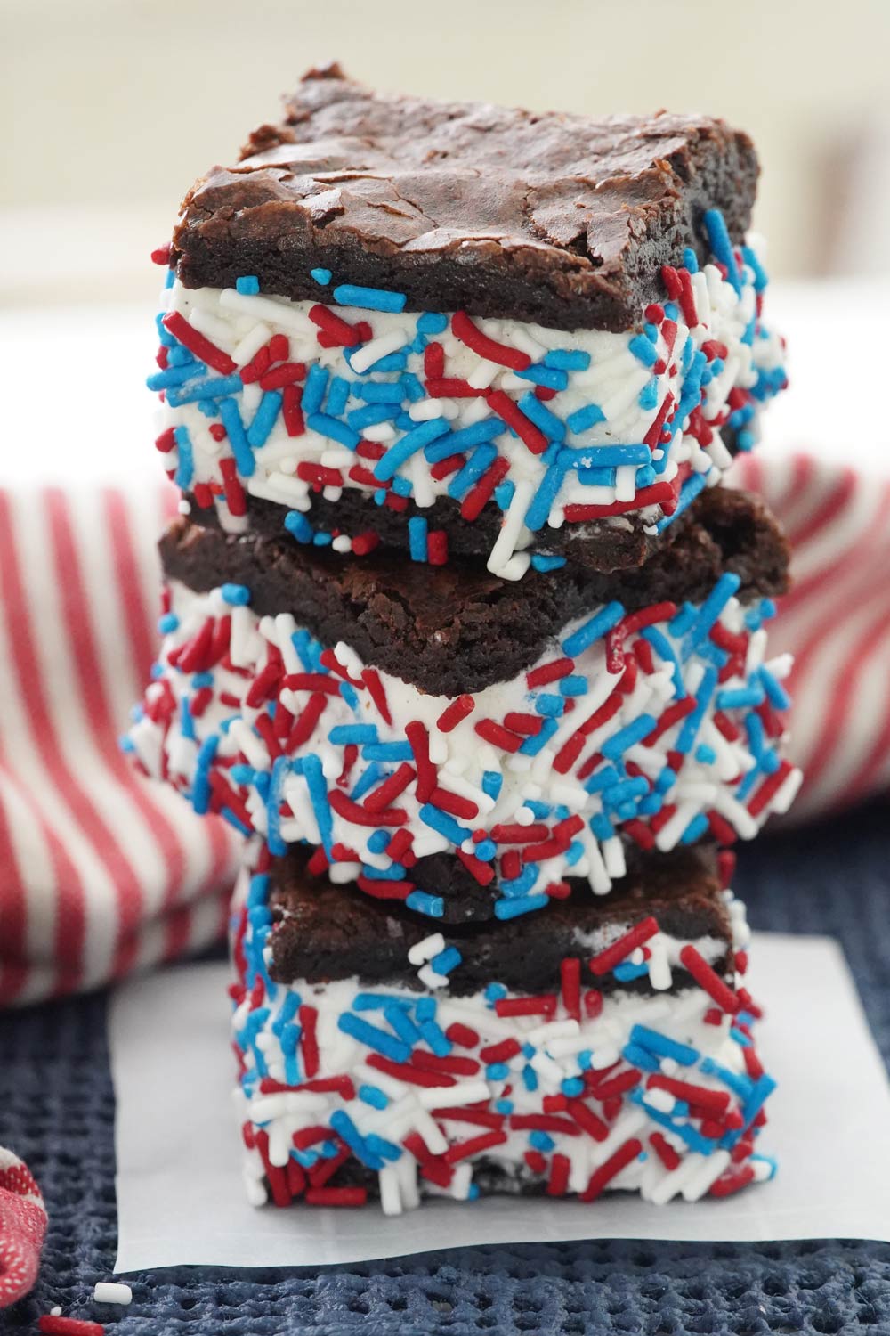 4th of july brownie sandwiches
