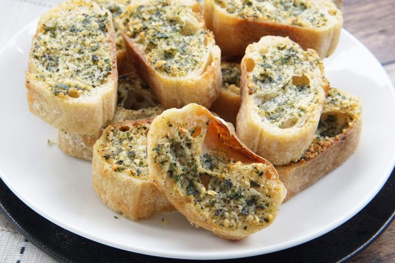 Air fryer garlic bread