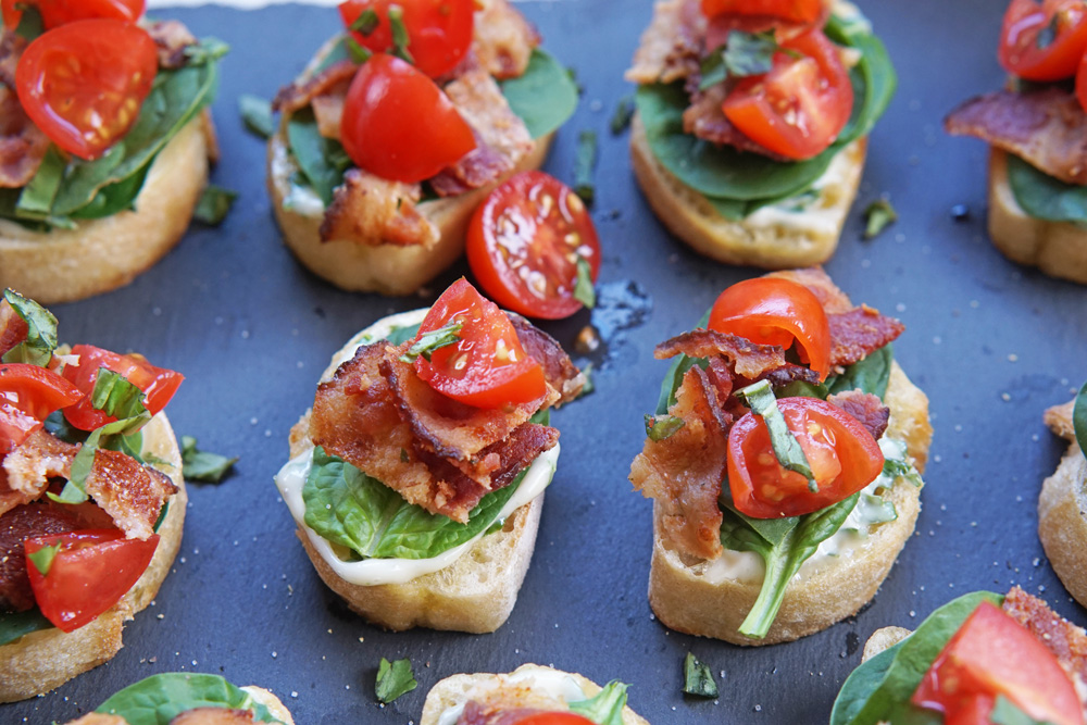BLT crostini appetizer