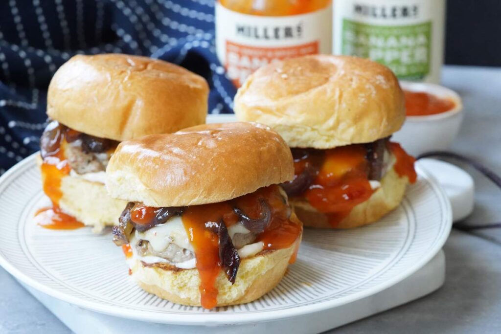 turkey sliders with banana pepper sauce