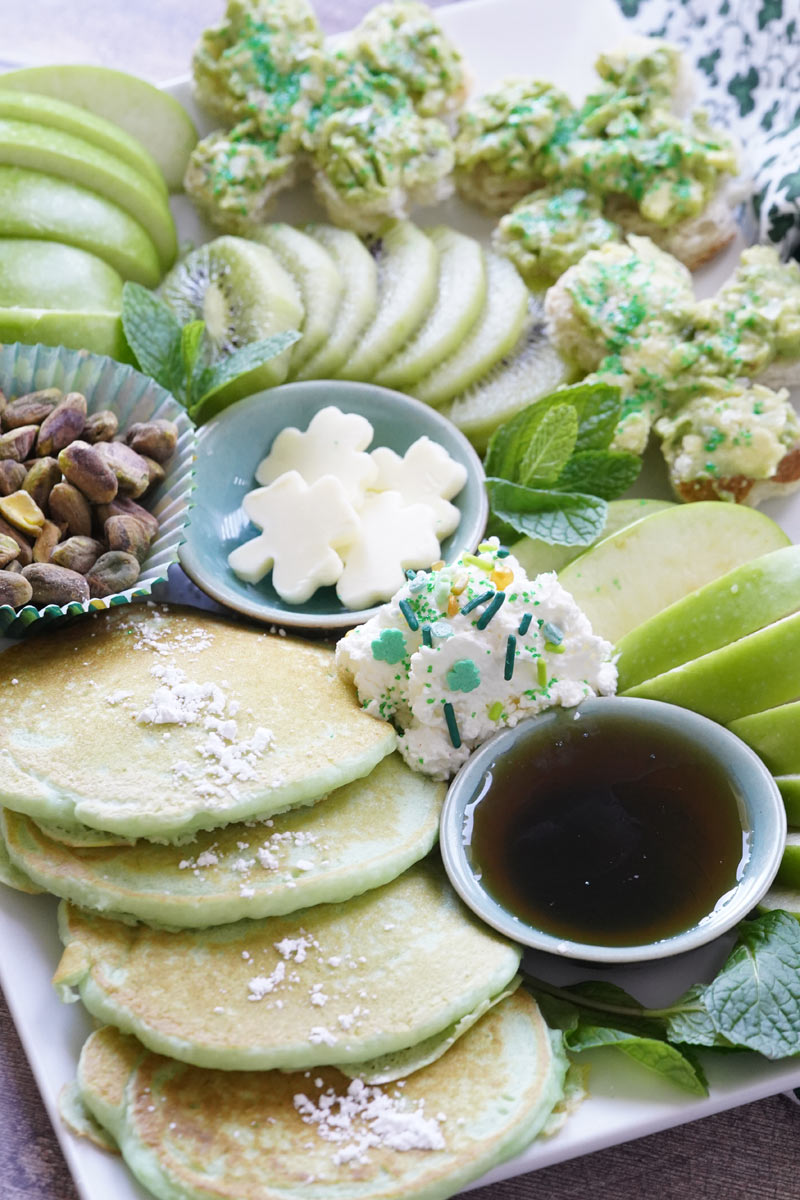 Shamrock breakfast platter