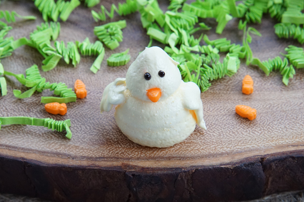 Easter meringue chicks