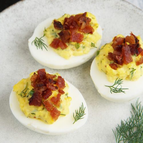 Deviled eggs with bacon crumble
