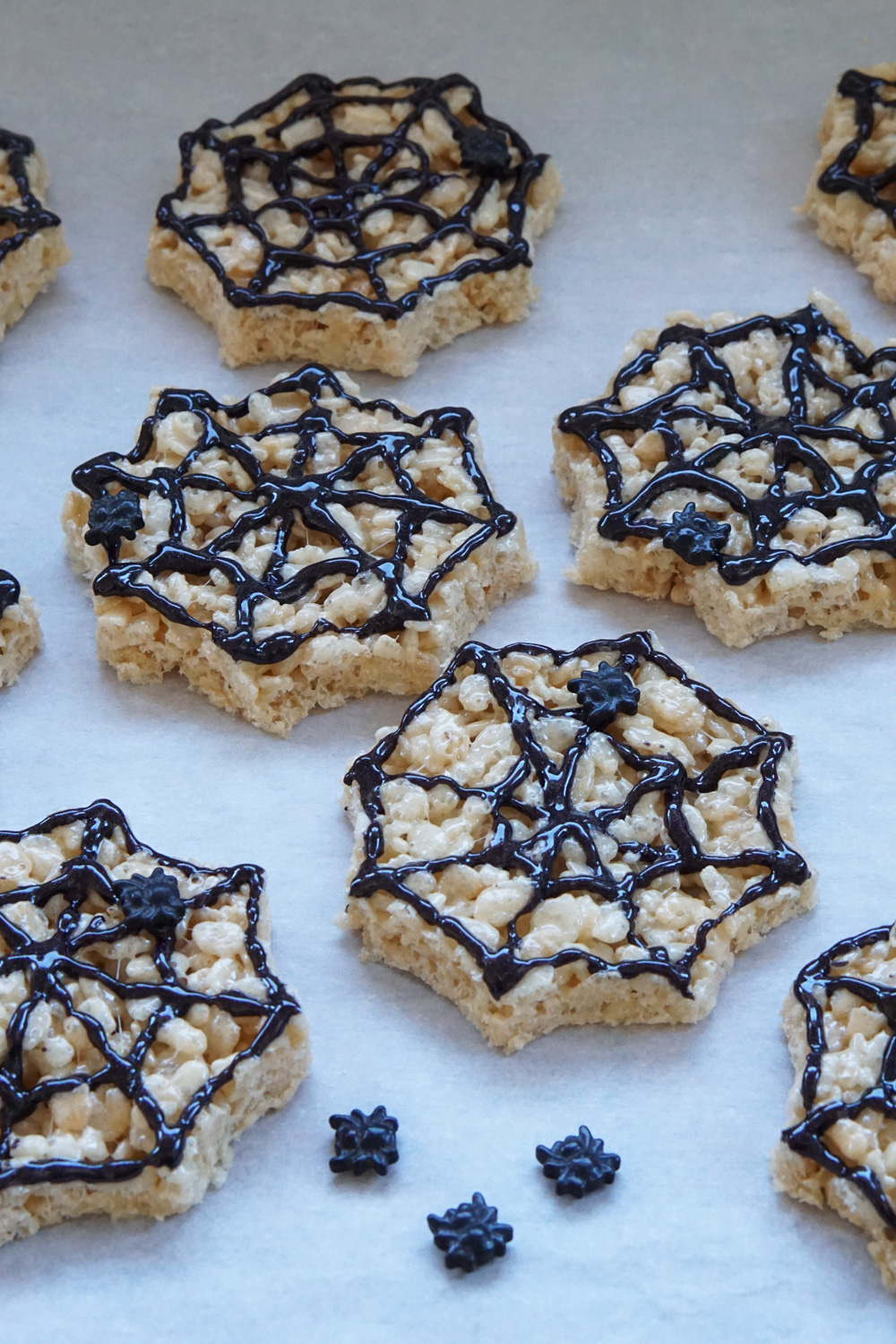 Spider web rice krispies treats