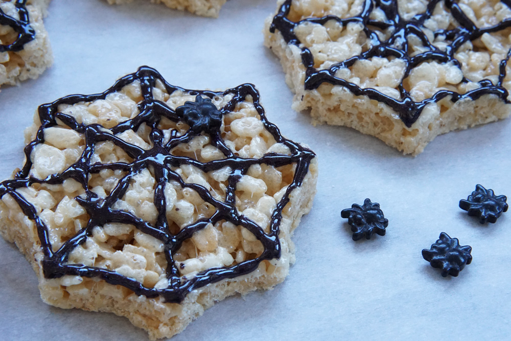 Spider web rice krispies treats