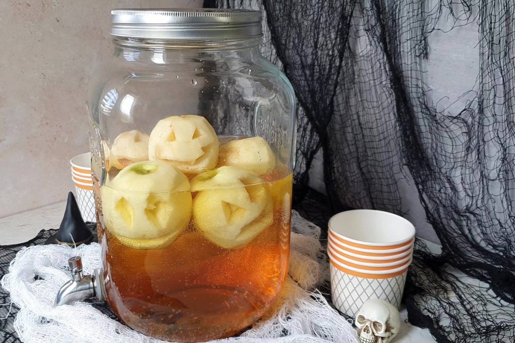 Apple juice heads
