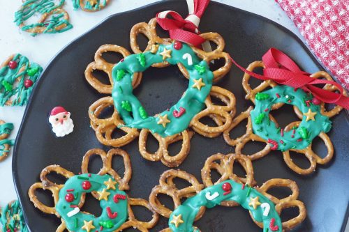 Christmas Pretzel Wreaths