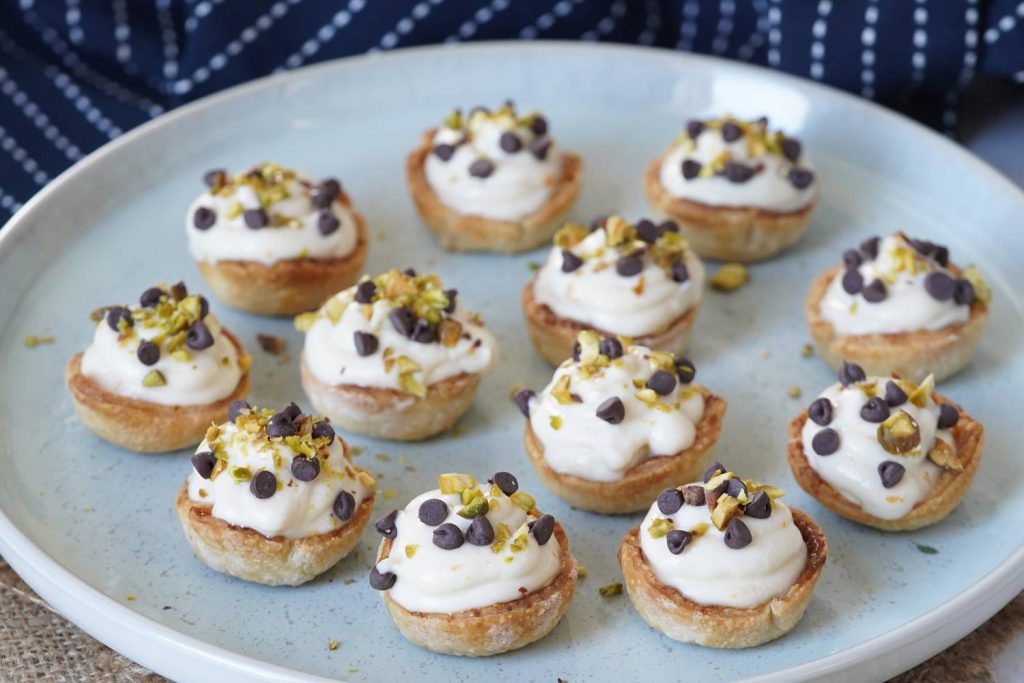 Cannoli cups