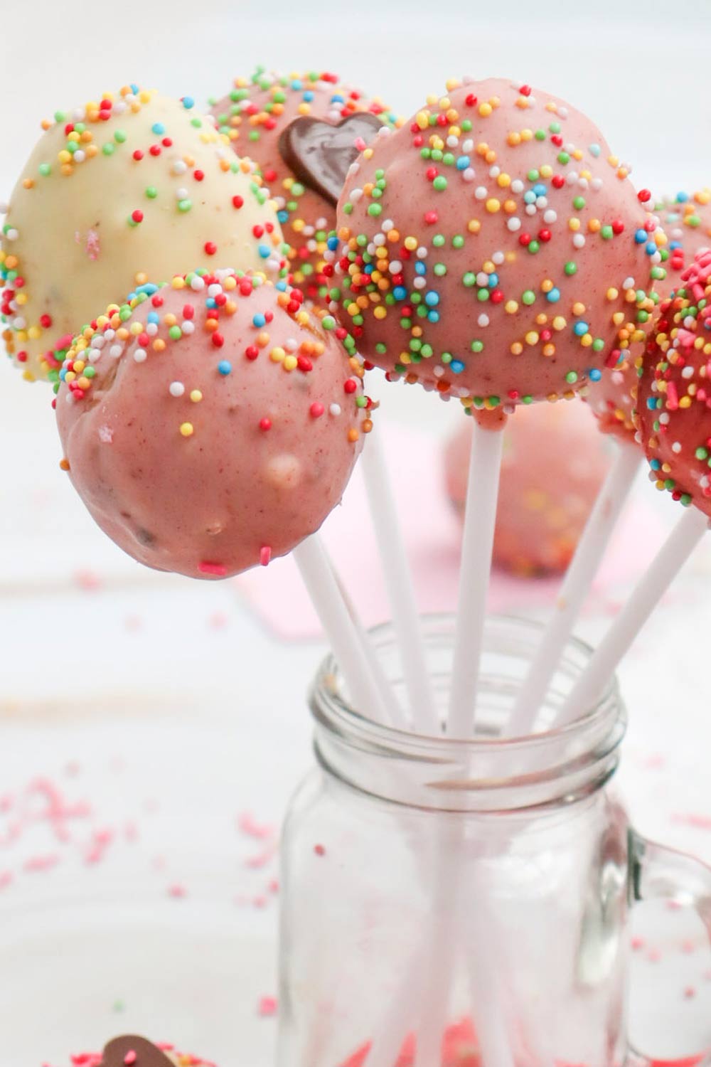 Valentine's Day Cake Pops