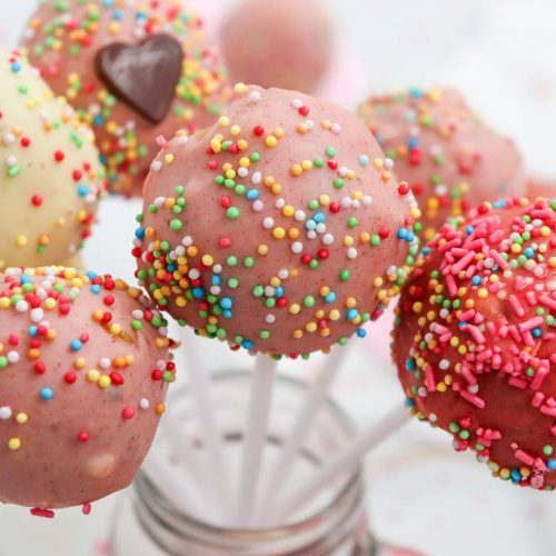 Valentine's Day Cake Pops