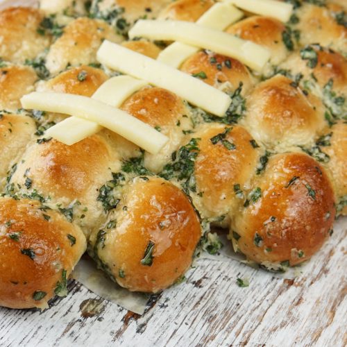 Cheesy stuffed garlic rolls