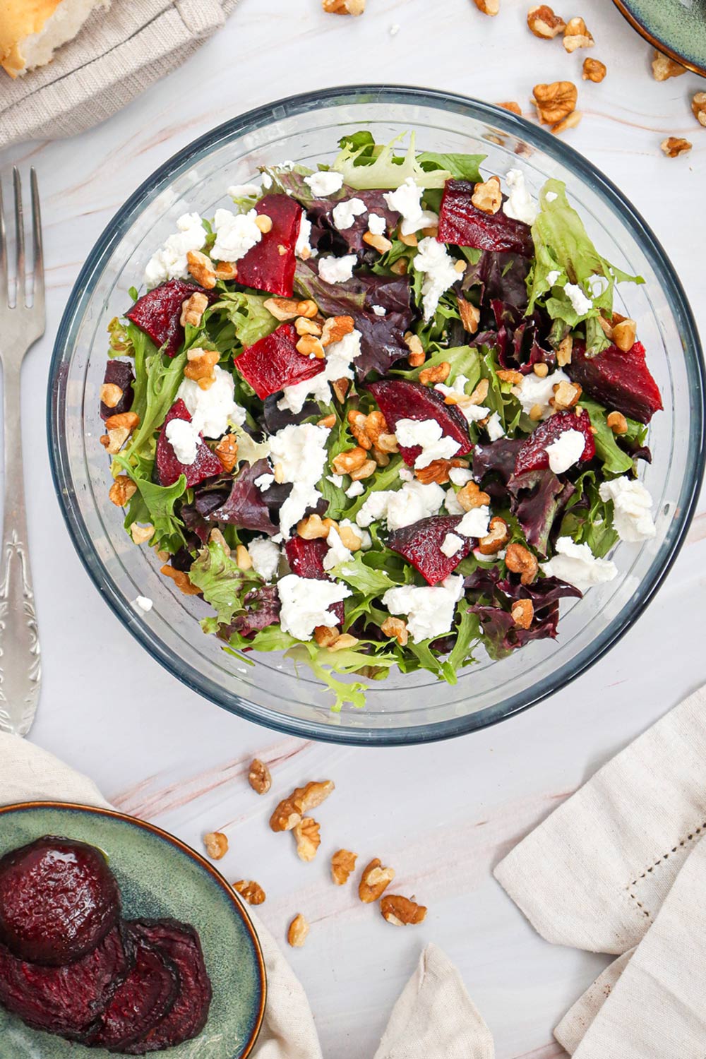 Goat cheese salad with beets