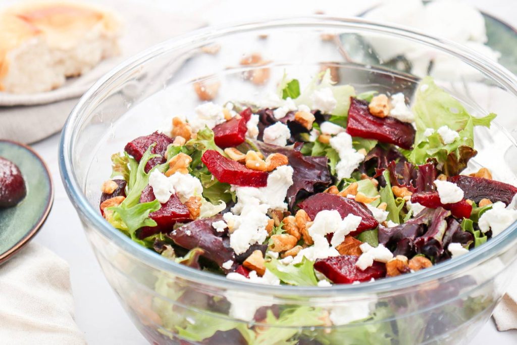 Goat cheese salad with beets
