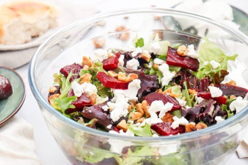 Goat cheese salad with beets