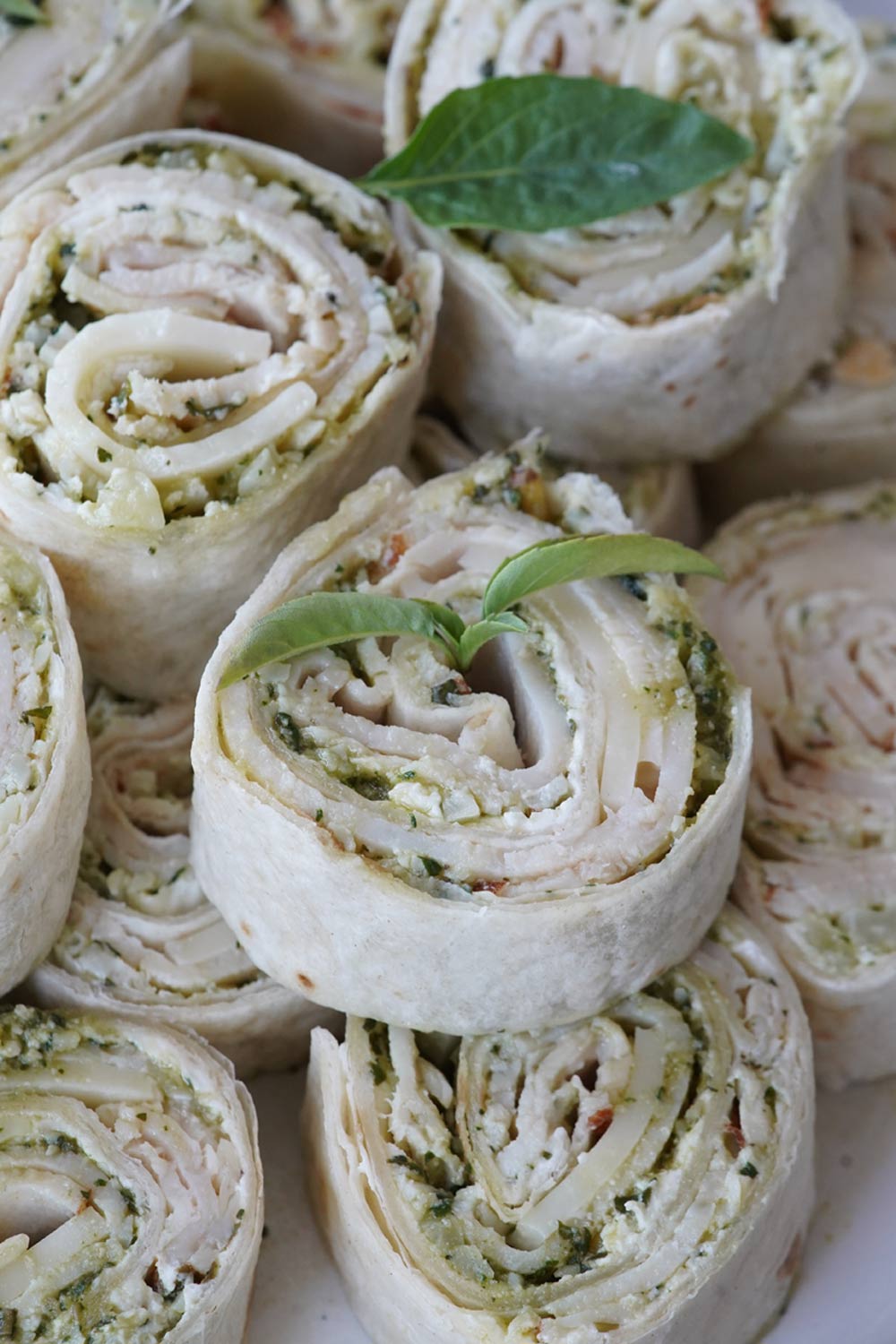 turkey pesto pinwheels