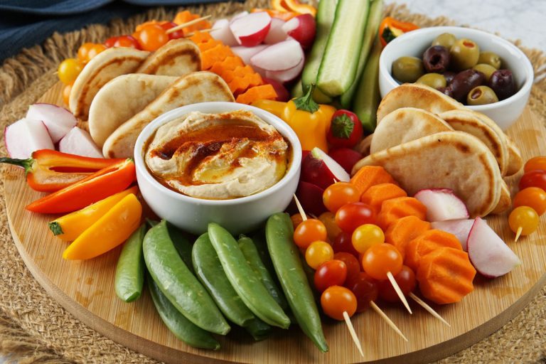 veggie tray with hummus