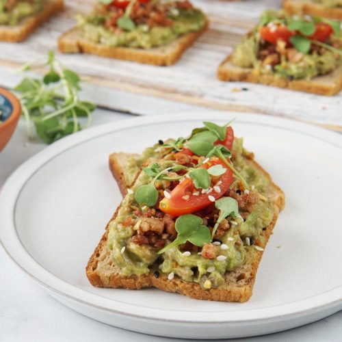 Mini avocado toasts