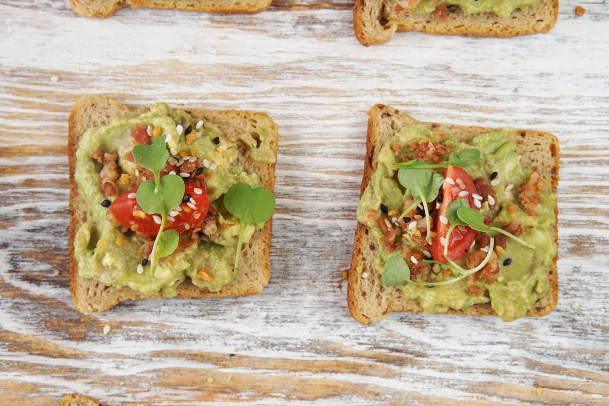 Mini avocado toasts