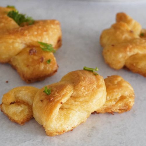 buttery garlic knots