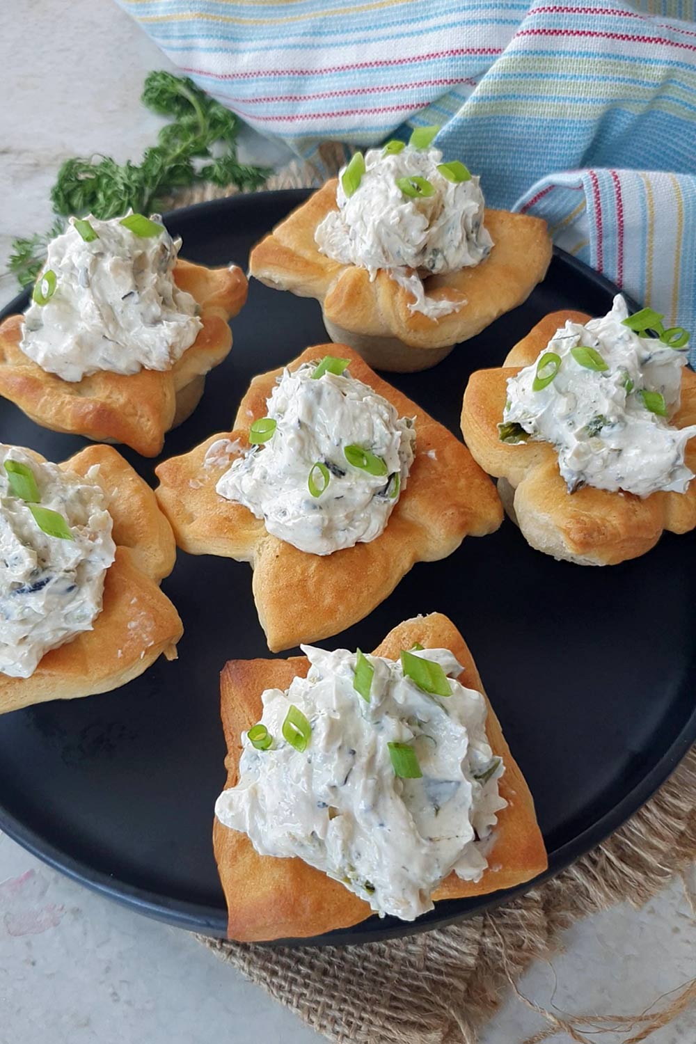 scallion dip crescent bites