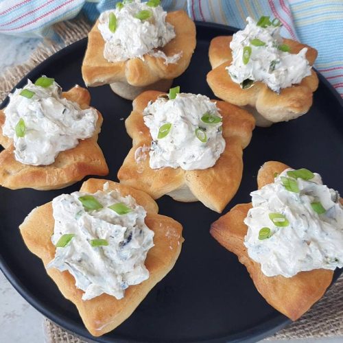 scallion dip crescent bites