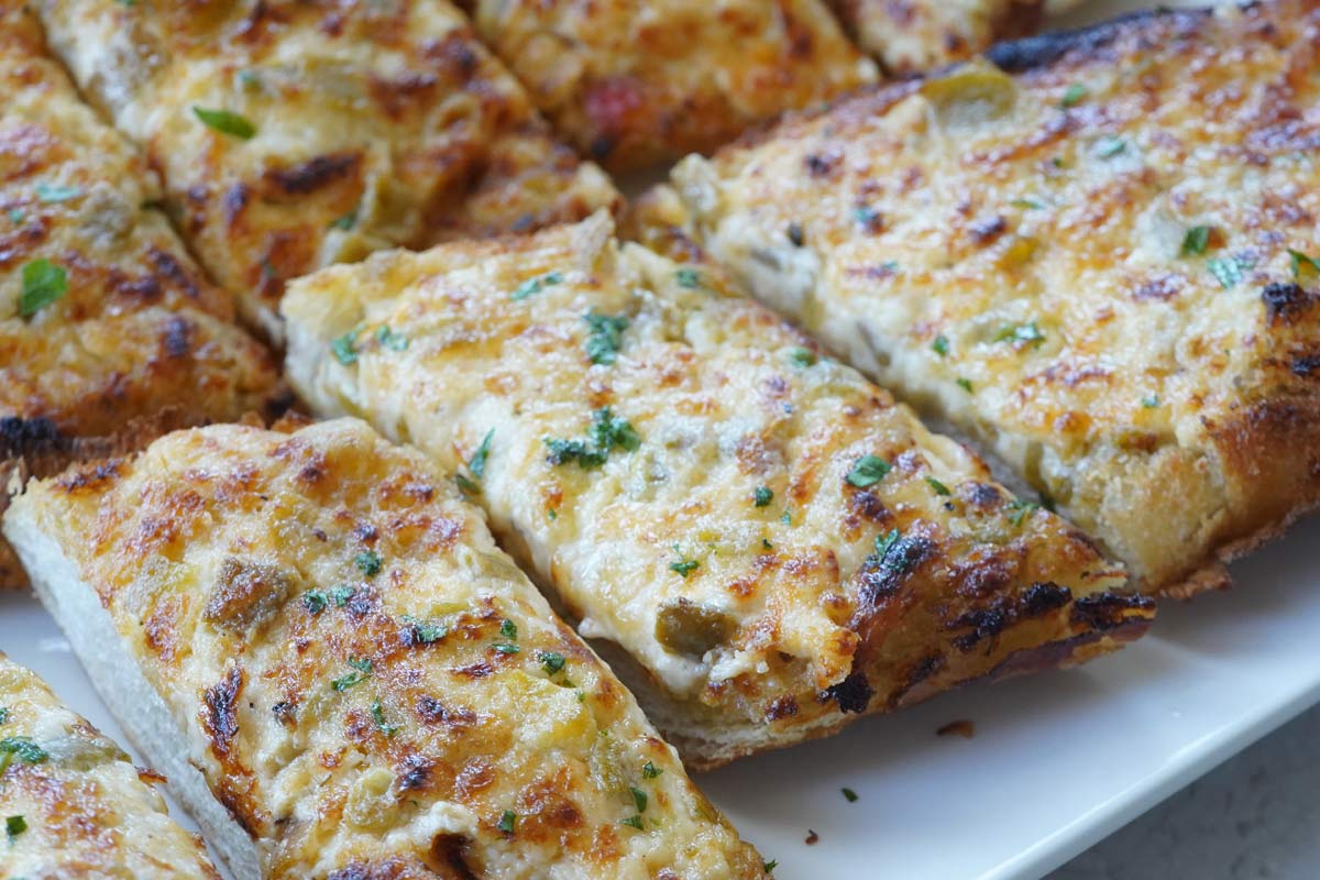 Cheesy green chili bread