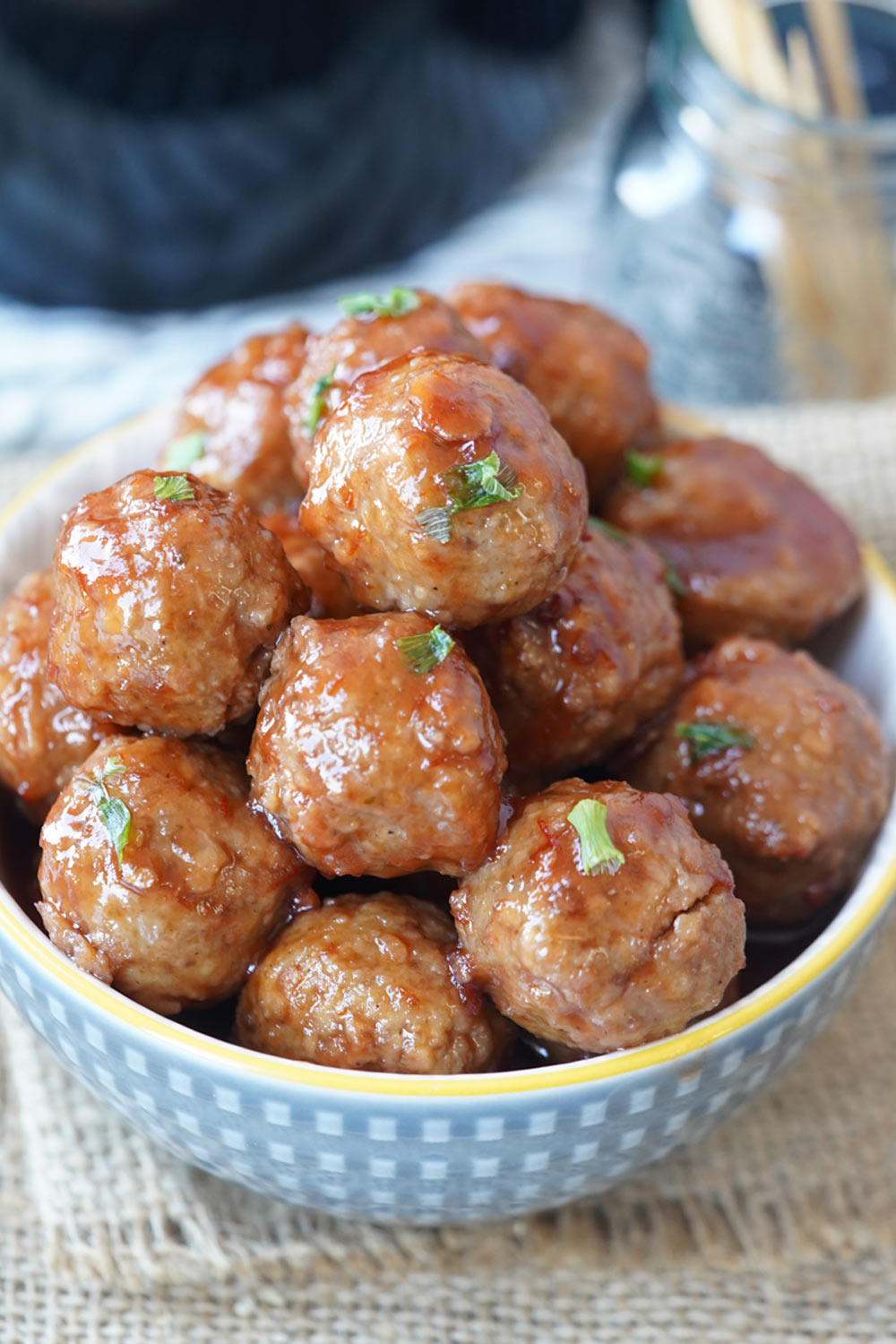 Grape jelly chili sauce party meatballs