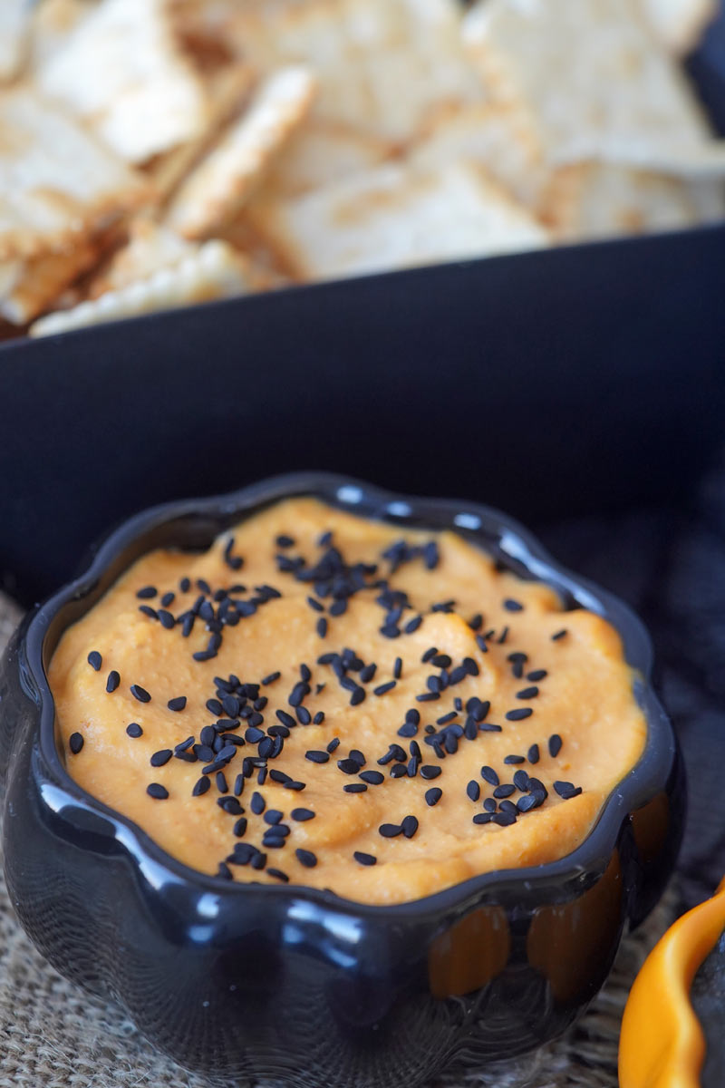 Halloween hummus